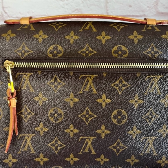 Authentic Louis Vuitton Pochette Métis - Picture 10 of 15